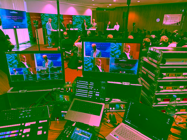 avt plus Panasonic AW-UE150 Eventtechnik